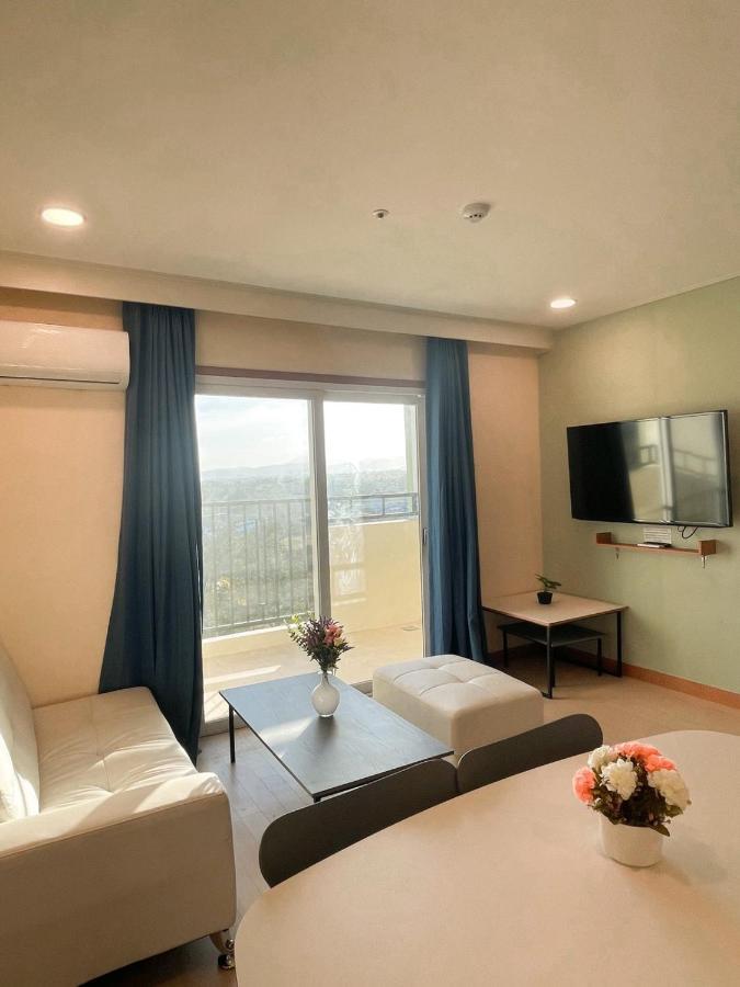 On Hotel Friendship Angeles Eksteriør billede